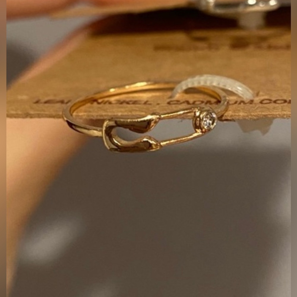 Brandy Melville Safety Pin Ring Gold